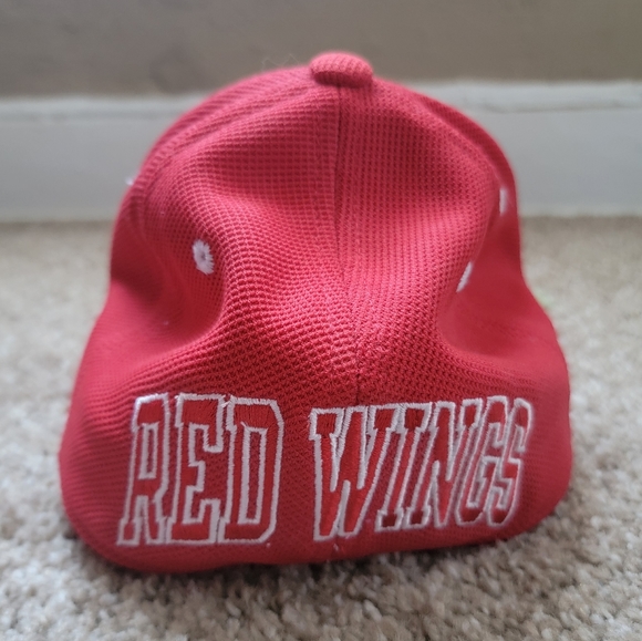 NHL Detroit Red Wings Reebok Fitmax 70 Hat Cap Red S/M - Picture 4 of 5